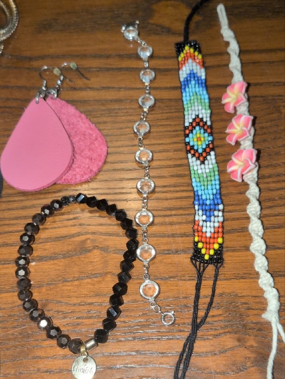 Lot Assorted Women’s Jewelry Set - Pink, Black, Multicolor Earrings & Bracelets - Picture 13 of 17